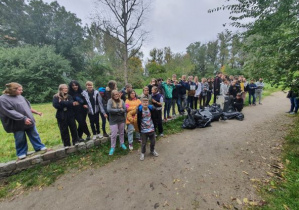 chłopcy i dziewczęta czarne worki