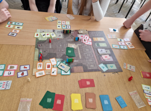 Lekcja wiedzy o społeczeństwie w 8a